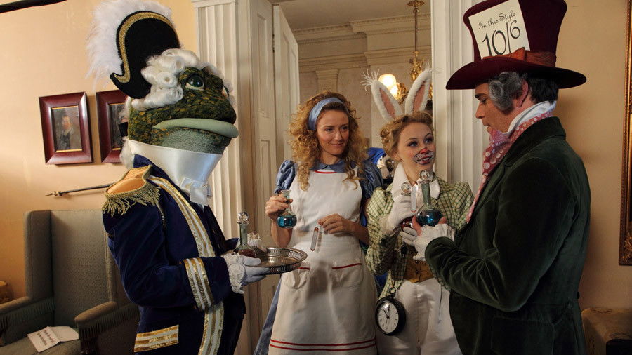 Murdoch in Wonderland