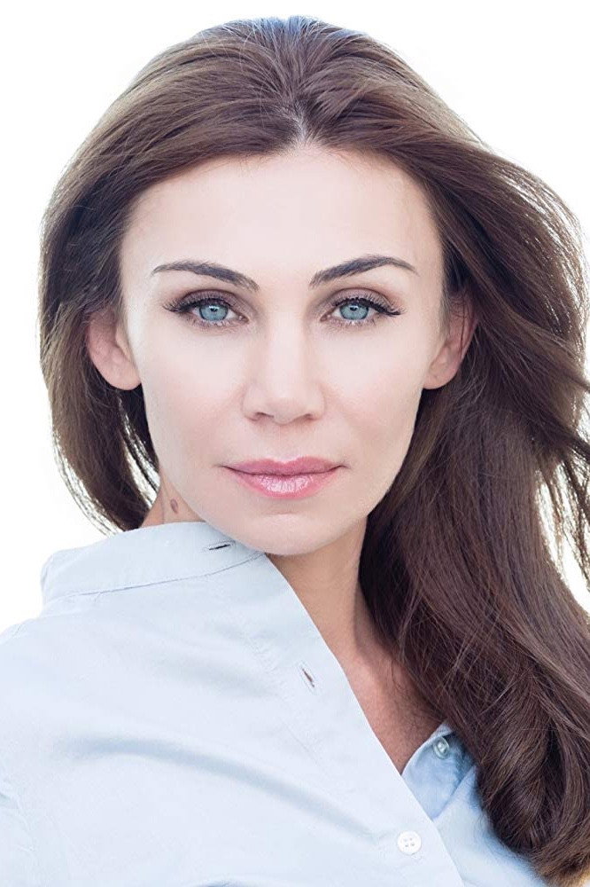 Элла Айберк
