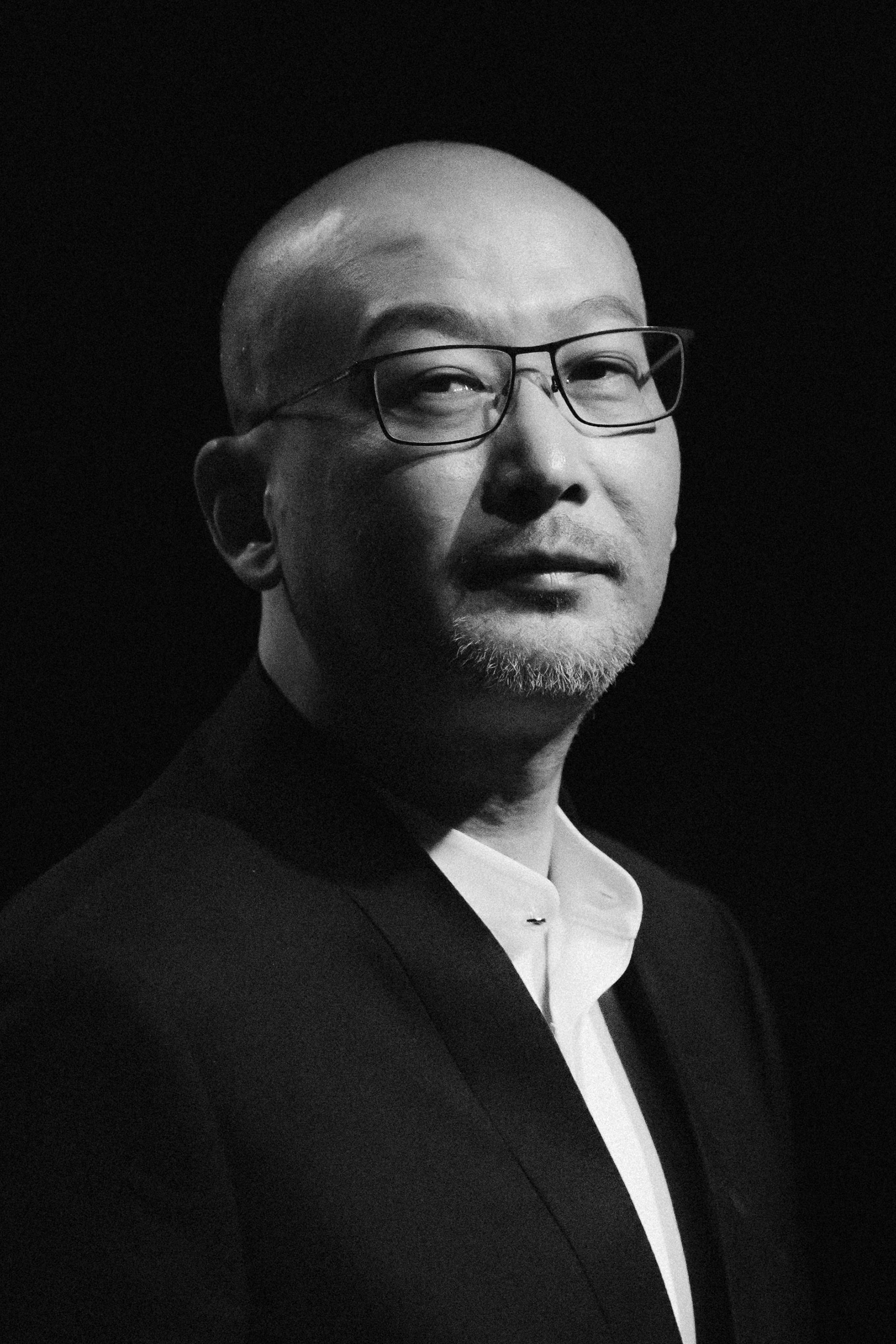 管虎