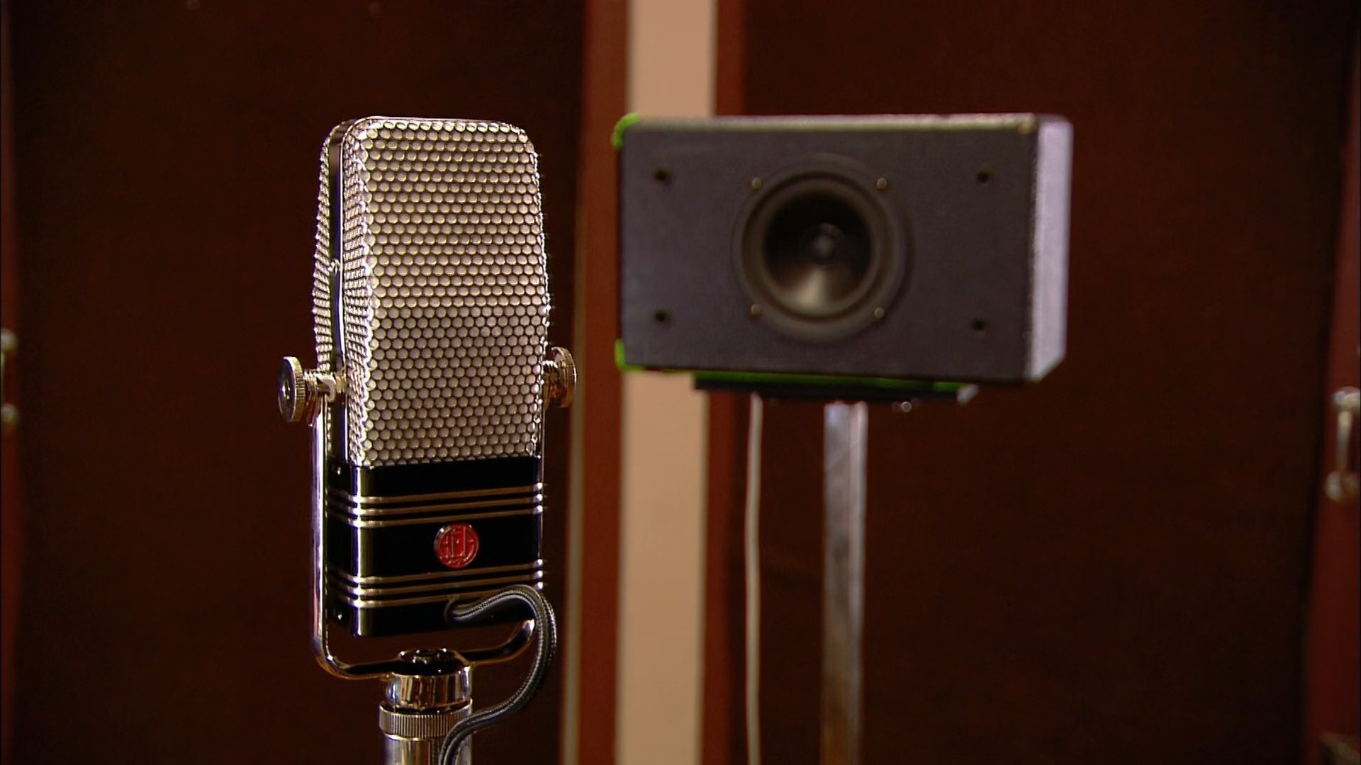 Native Healing Drums, Raisins, Stereoscopic Viewers, Ribbon Microphones
