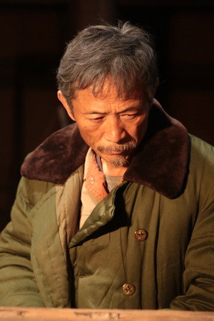 黄精一